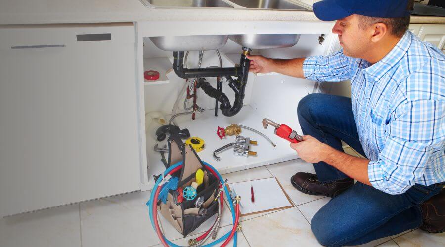 Expert burst pipe repair services in Okahumpka, FL